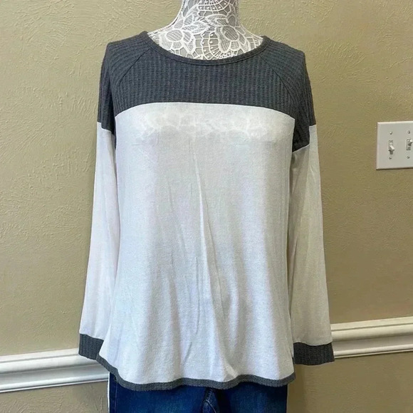 2/15 Maurice’s 24/7 Tee - Picture 1 of 8